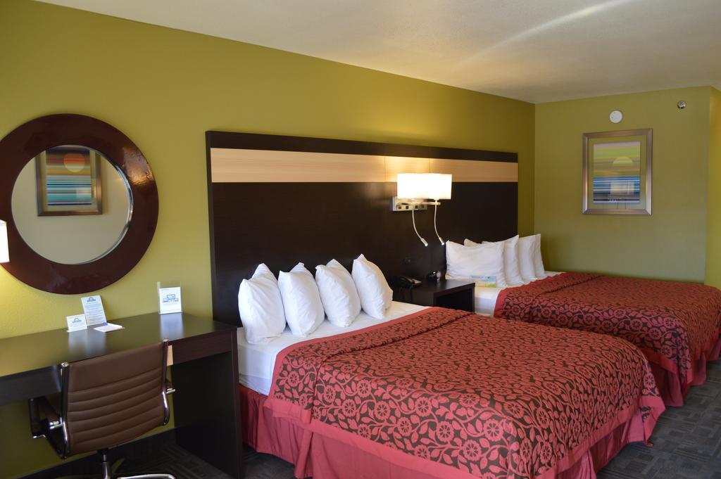 Days Inn By Wyndham Carlsbad Kamer foto