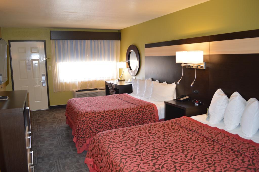 Days Inn By Wyndham Carlsbad Kamer foto