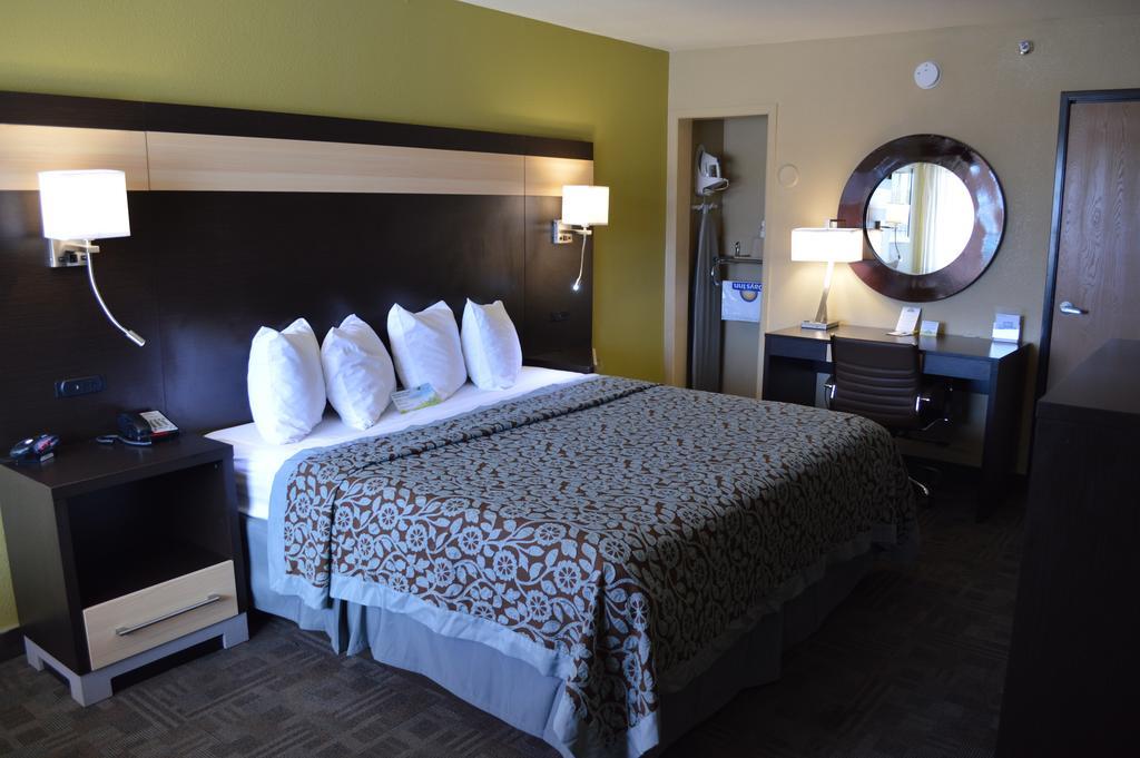 Days Inn By Wyndham Carlsbad Kamer foto