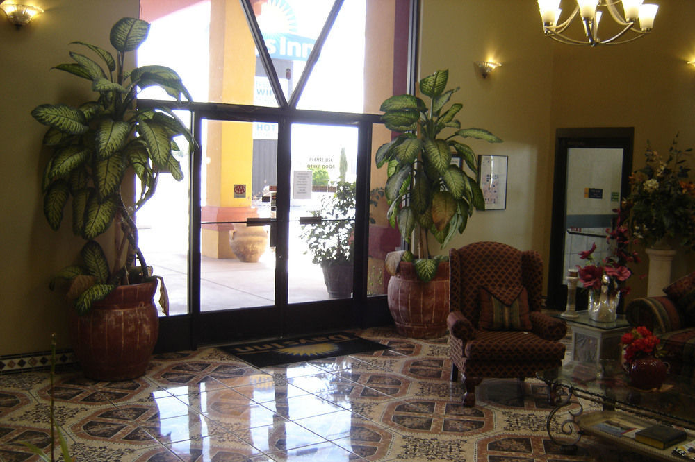Days Inn By Wyndham Carlsbad Buitenkant foto
