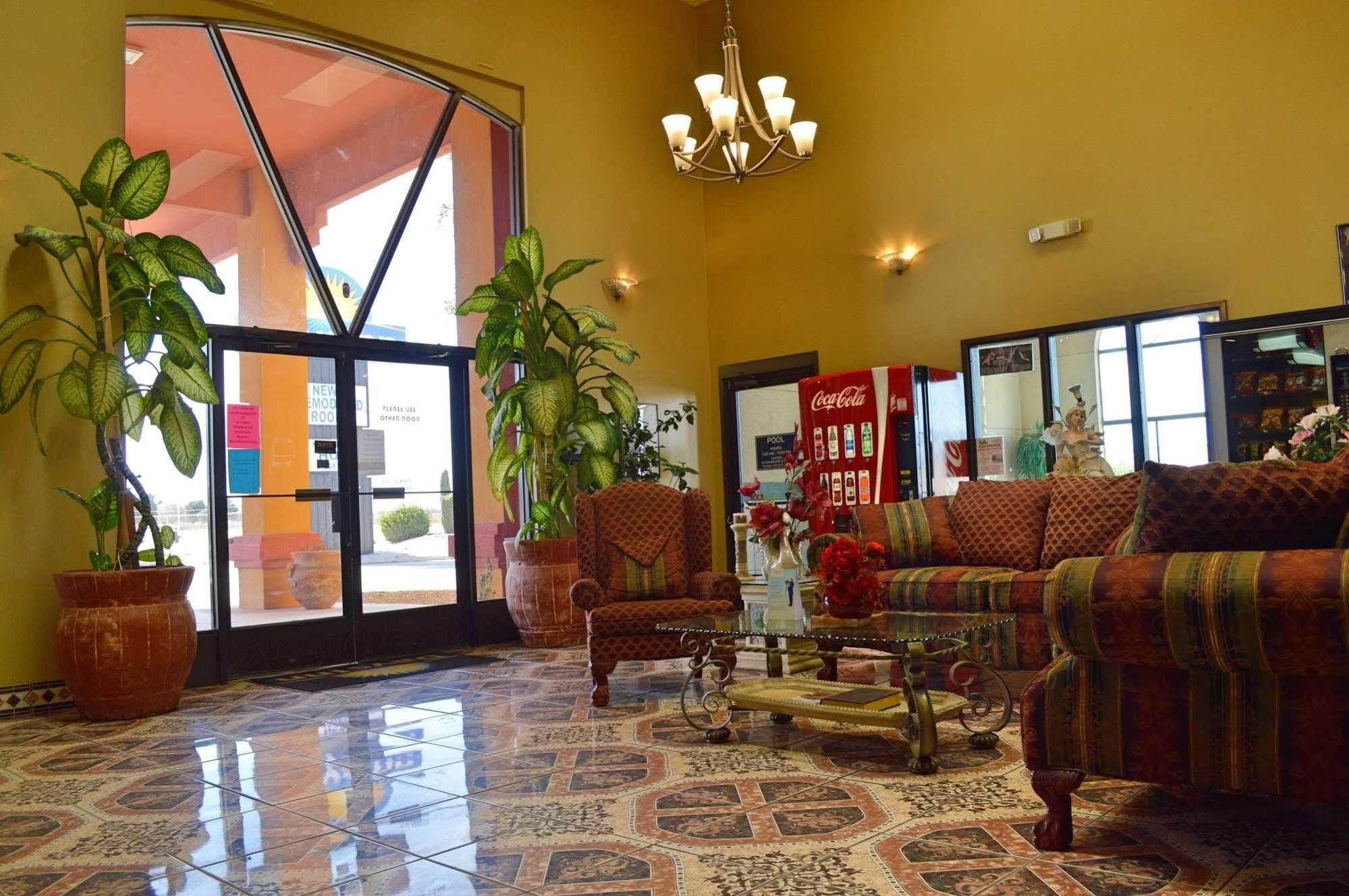 Days Inn By Wyndham Carlsbad Buitenkant foto